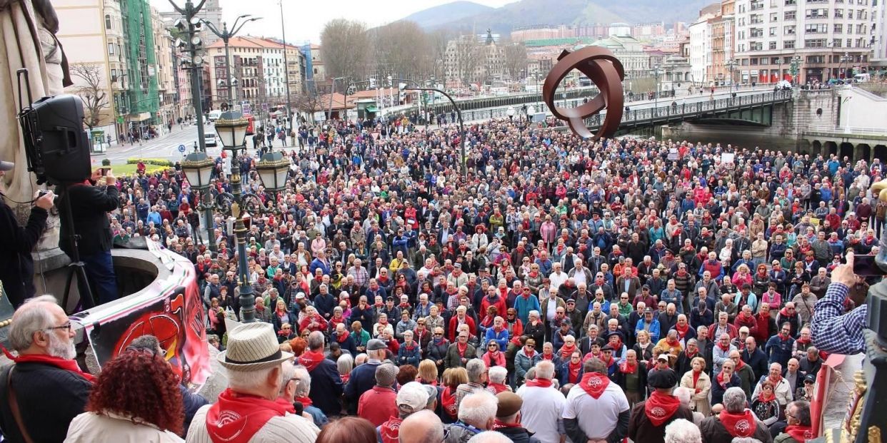 Qué reclaman los pensionistas que se manifiestan en Bilbao