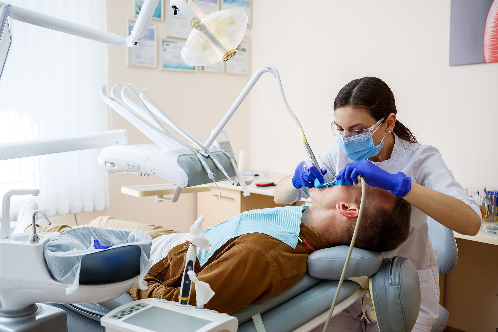 Plan 'dentista gratis' de Sanidad: tratamientos y grupos a los que beneficiará
