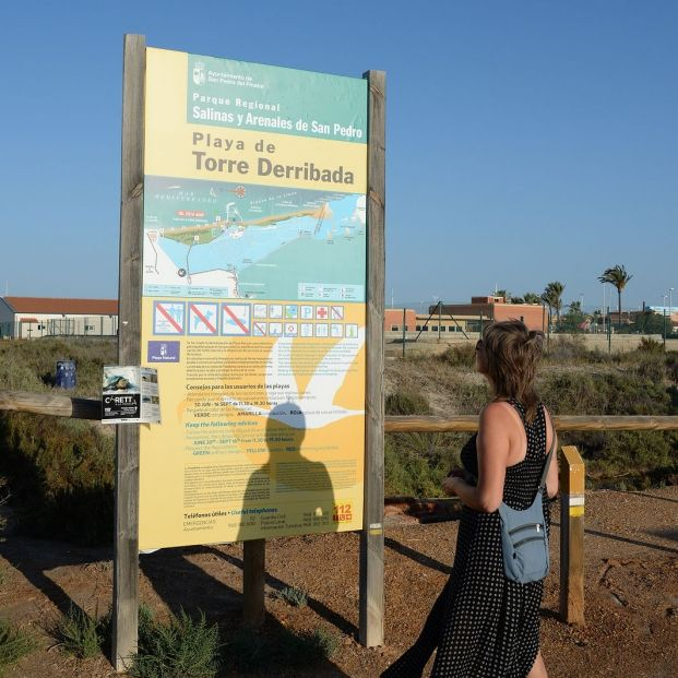 Playa Torre Derribada. Foto bigstock 