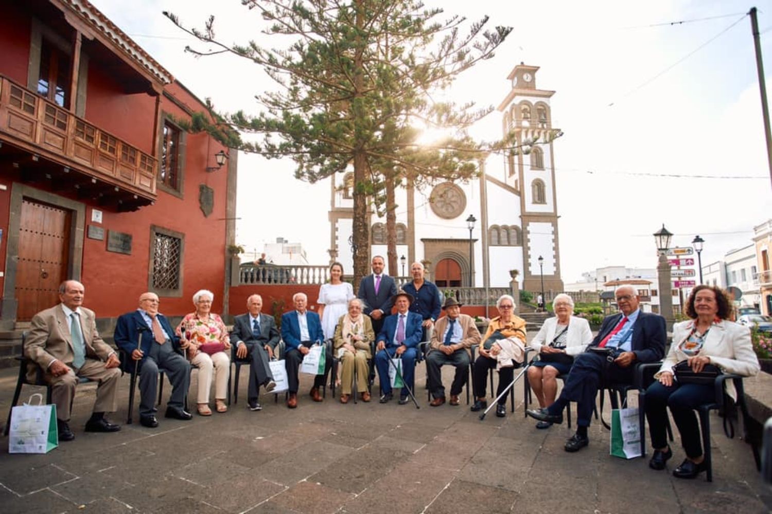 ¡1.074 años! 12 hermanos españoles, récord Guinness a la edad combinada más alta