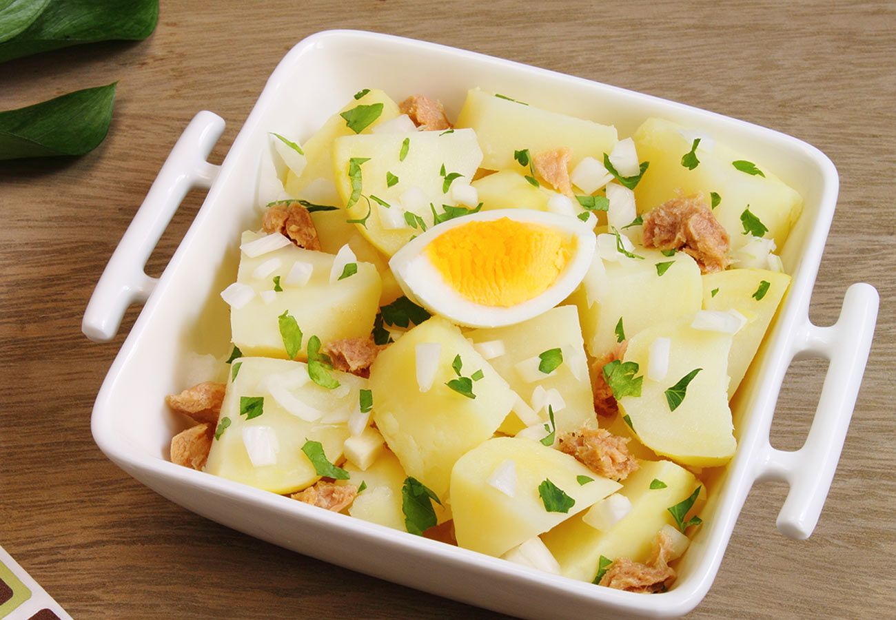 Receta fácil y rápida de ensalada de patata atún y huevo