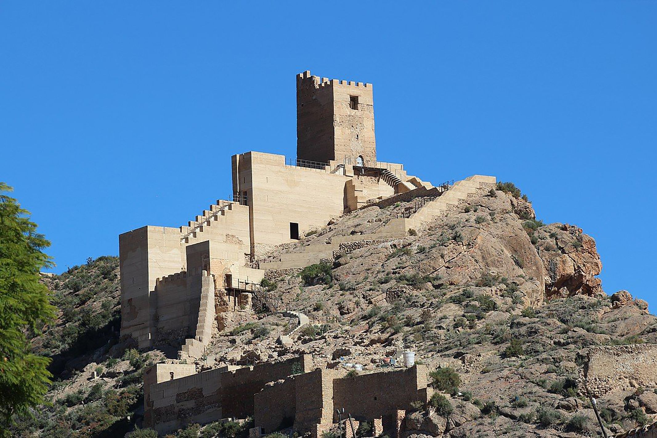 Las tres rutas 'ESPUROAD' para conocer Sierra Espuña y su gastronomía. (Castillo de Alhama-Wikipedia)