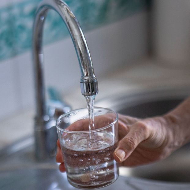 Ya no se recomienda beber 2 litros de agua al día y este es el motivo