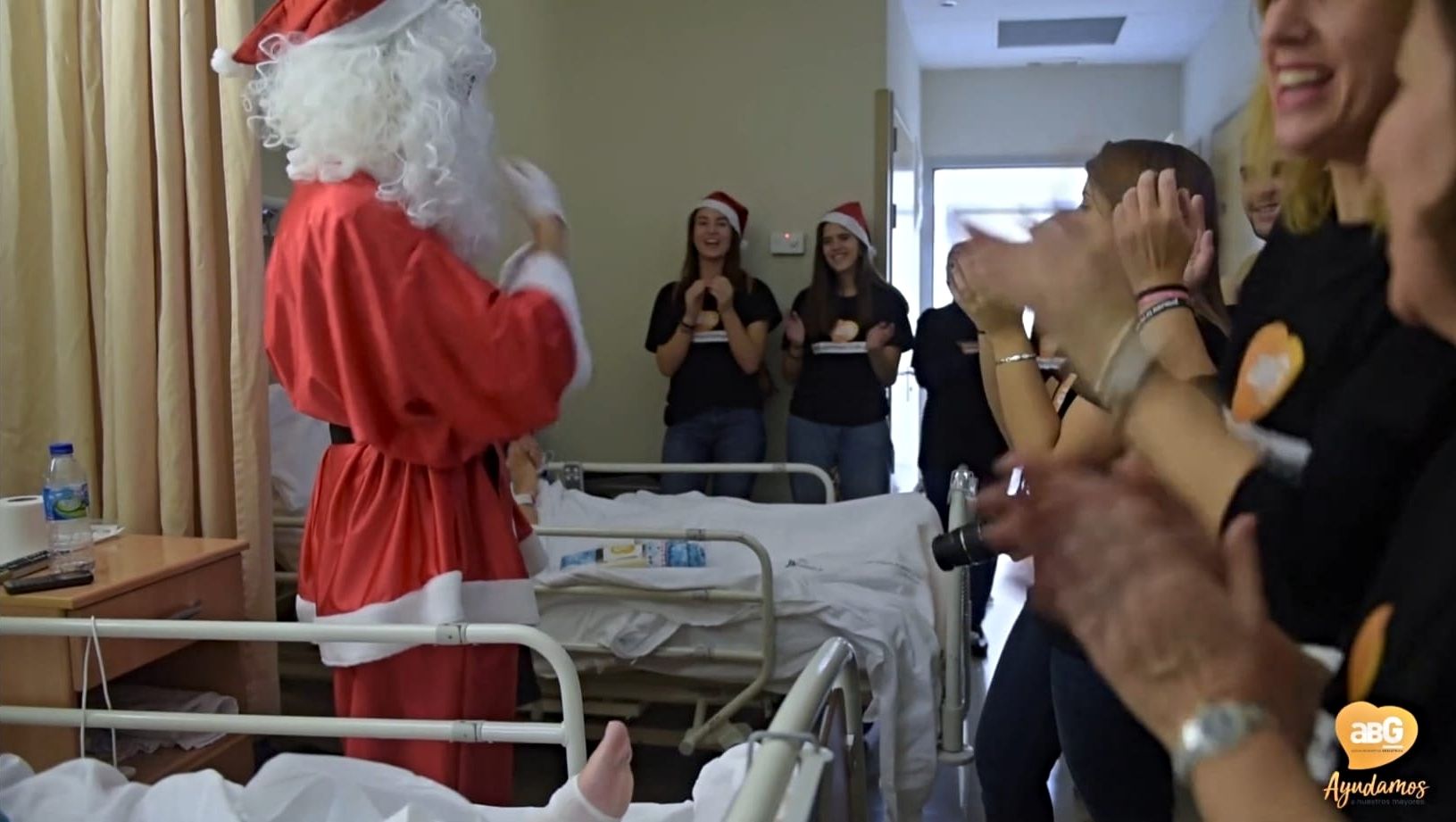 Vuelve a los hospitales la campaña navideña 'Ningún mayor sin regalos'. Foto: AGB