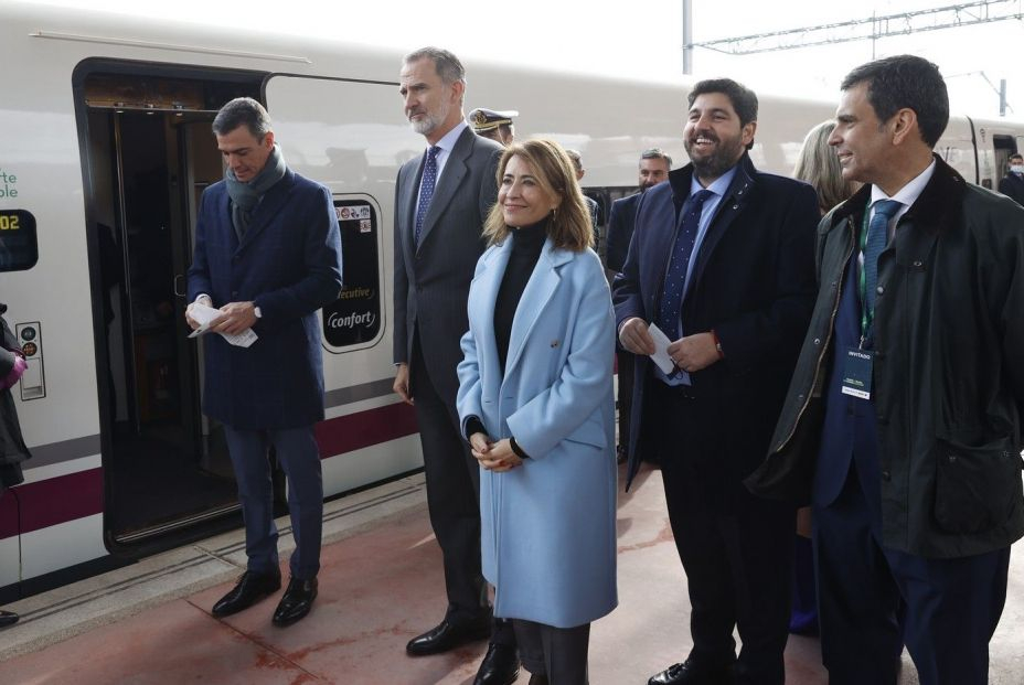 El Rey y Sánchez inauguran el AVE Madrid-Murcia