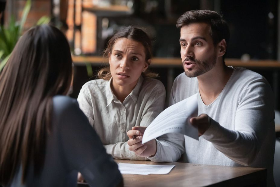 La UE ve "mala fe" en la banca española al evitar informar a sus clientes sobre cláusulas abusivas. Foto: Bigstock