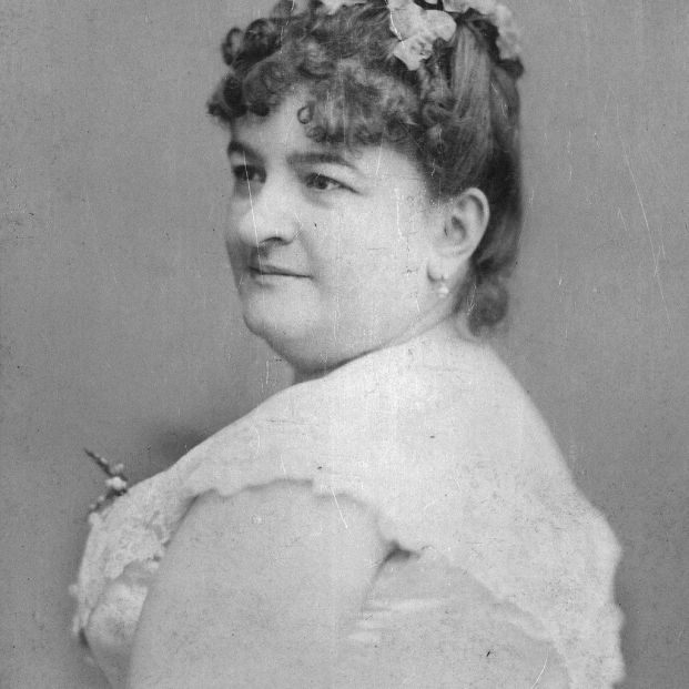 Emilia Pardo Bazán en 1885. Foto Wikipedia