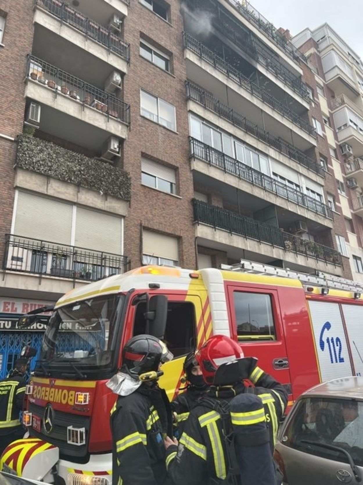 Mueren una pareja de mayores en el incendio de su vivienda en Madrid