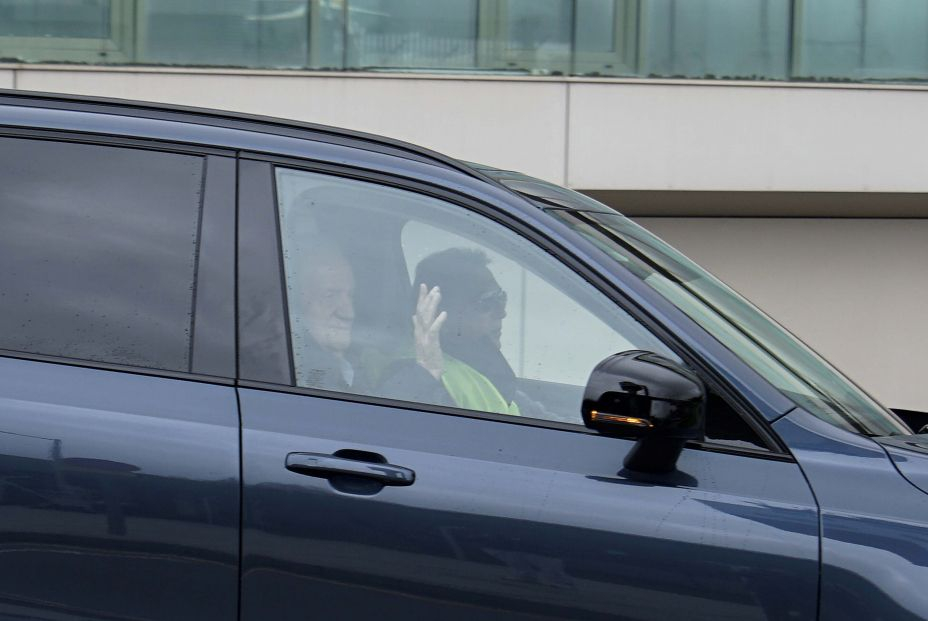 El Rey Juan Carlos hace parada en Vitoria tras su estancia de cinco días en Sanxenxo