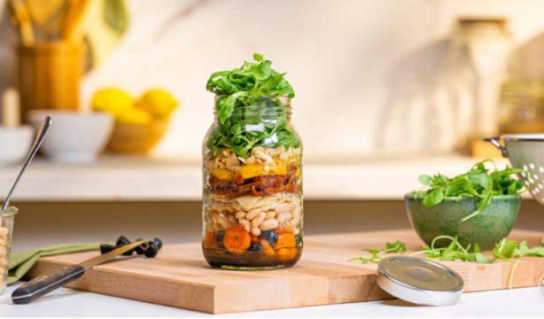 5 recetas de ensaladas verticales 'Jar Salad' para una dieta sana y equilibrada