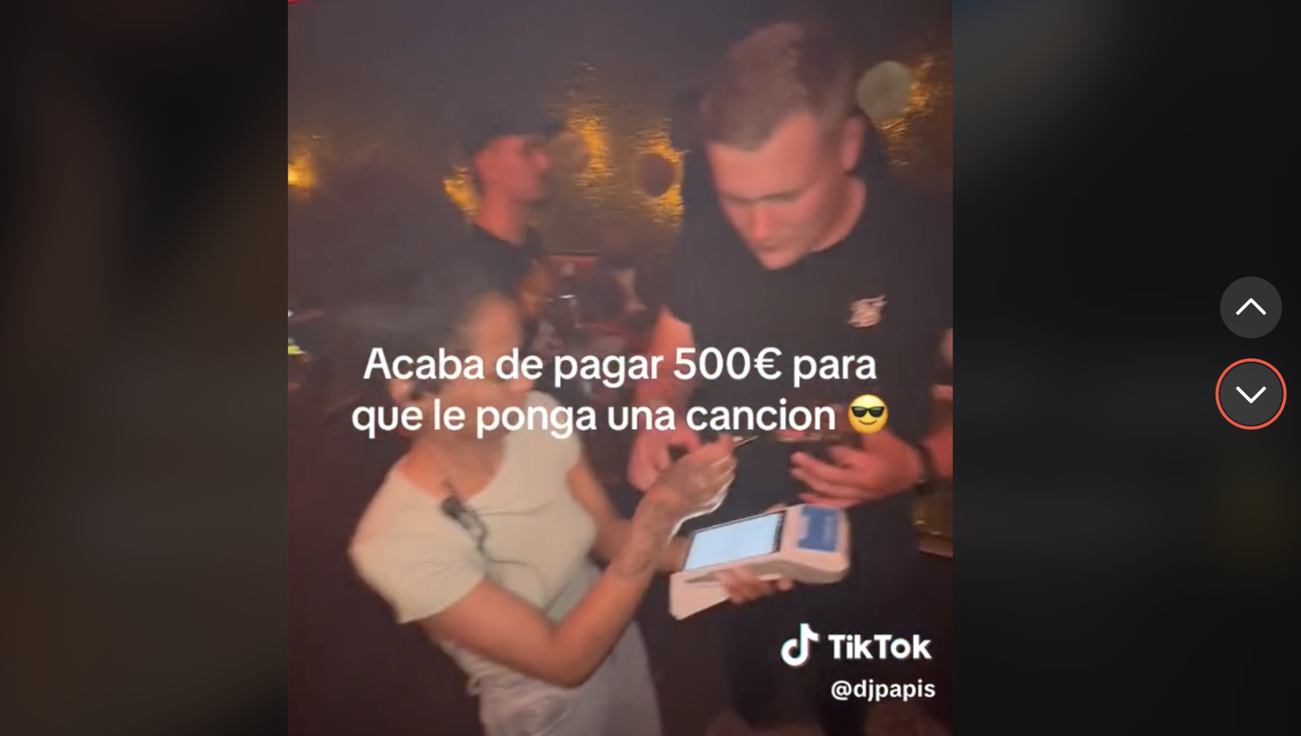 Viral: paga 500 euros en una discoteca para que el DJ le ponga una canción