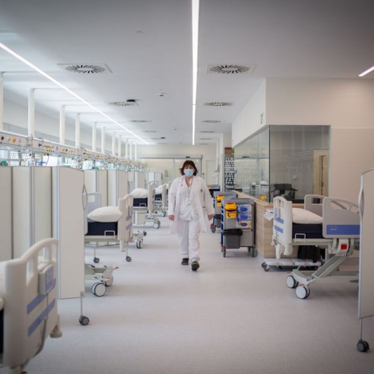 Denuncian el cierre de 8.800 camas hospitalarias en España este verano: "Es intolerable"