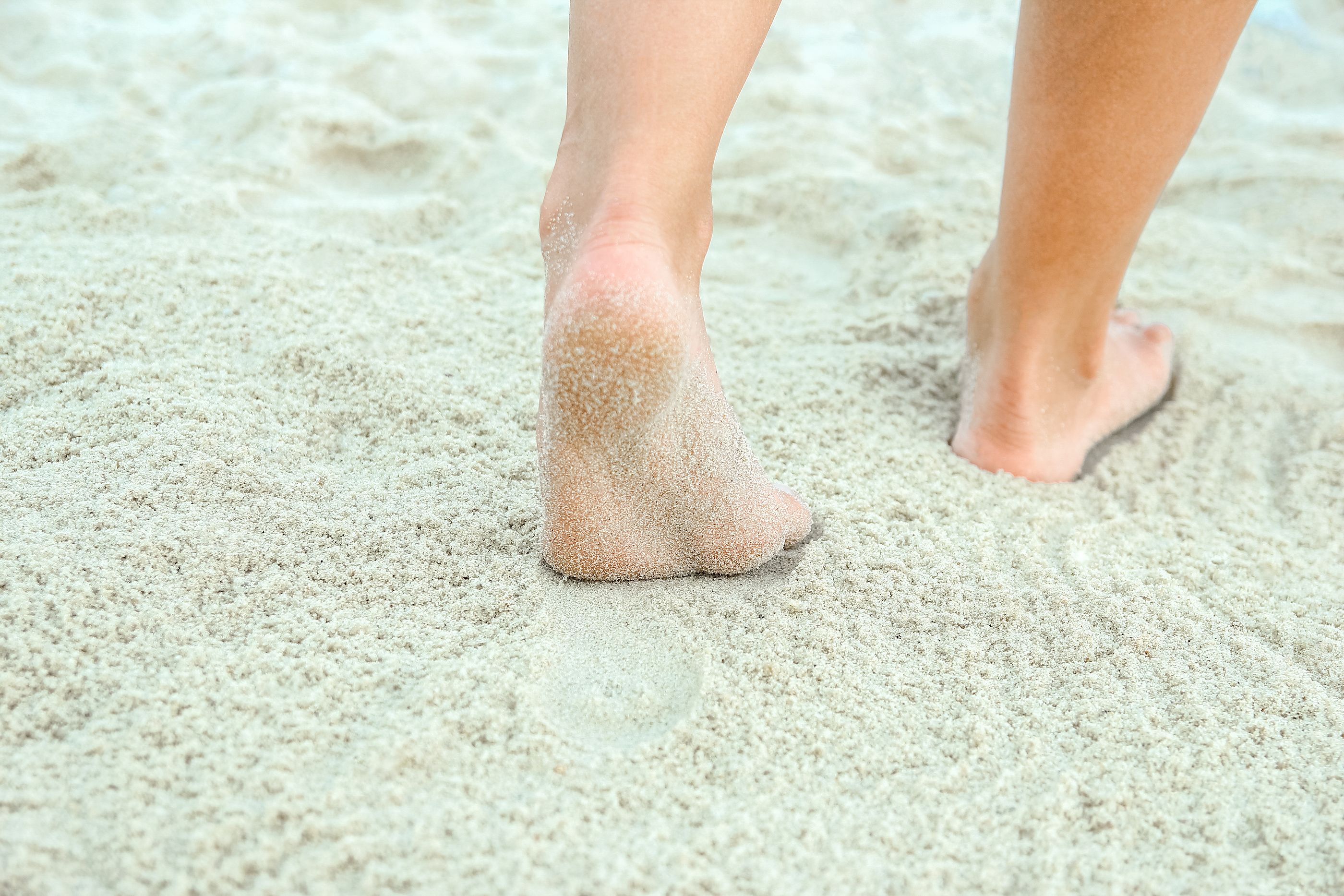 El truco definitivo para quitarse del cuerpo la arena de la playa