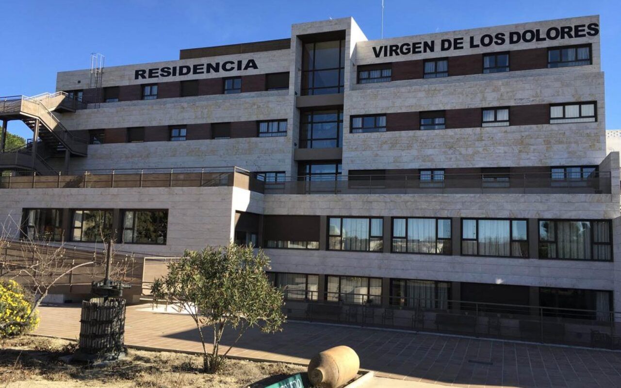 Evacuados 90 mayores tras el incendio en una residencia de Valmojado (Toledo)