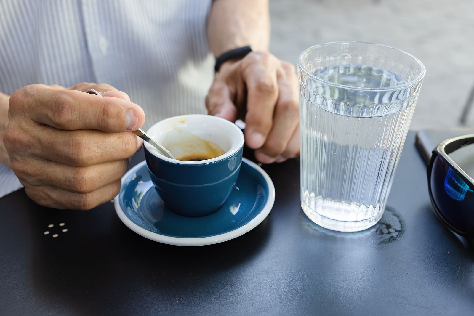 Tomar café espresso contribuye a prevenir el alzhéimer