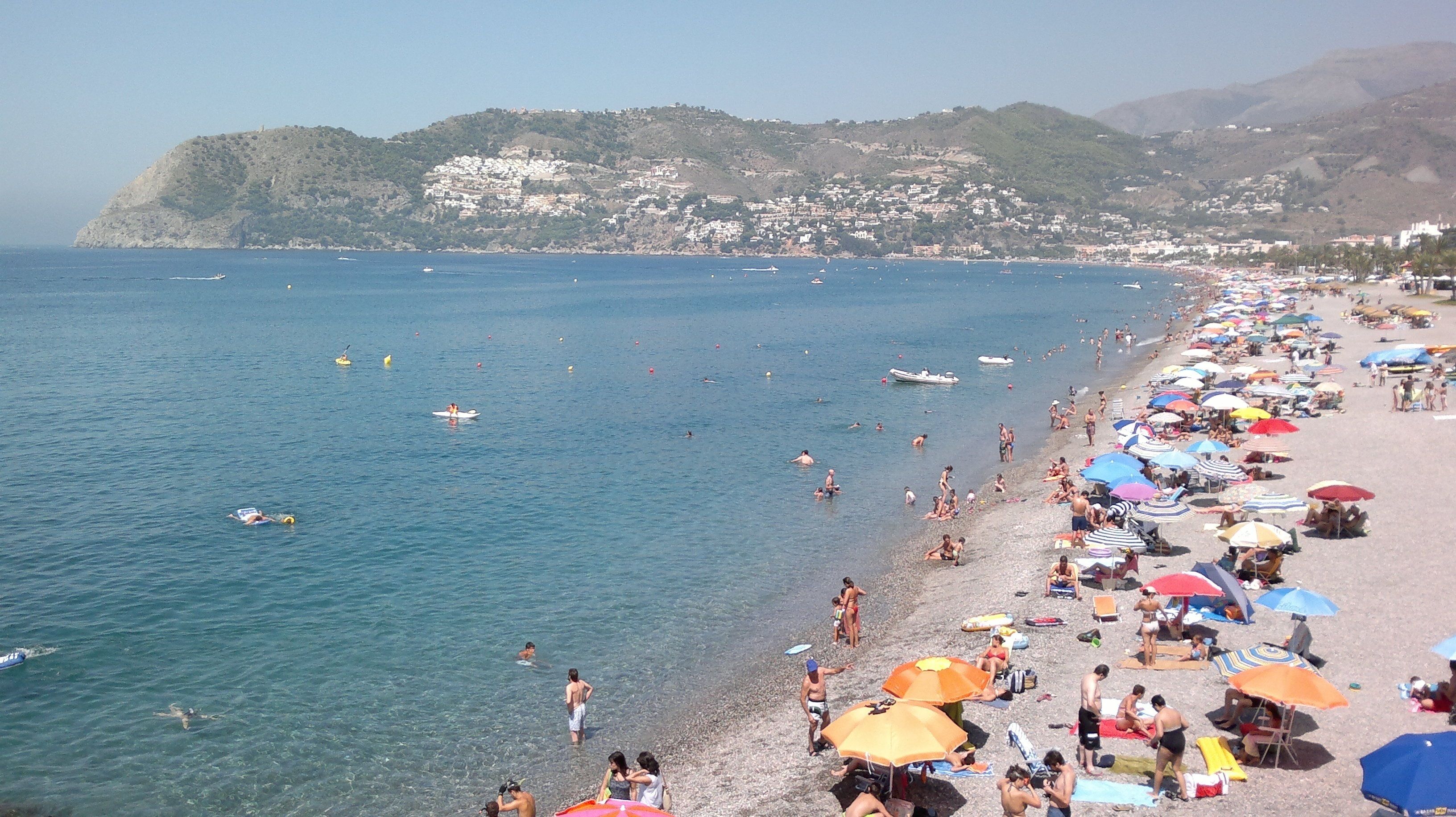 El mar, como el caldo en España: la temperatura del agua batió récords este verano