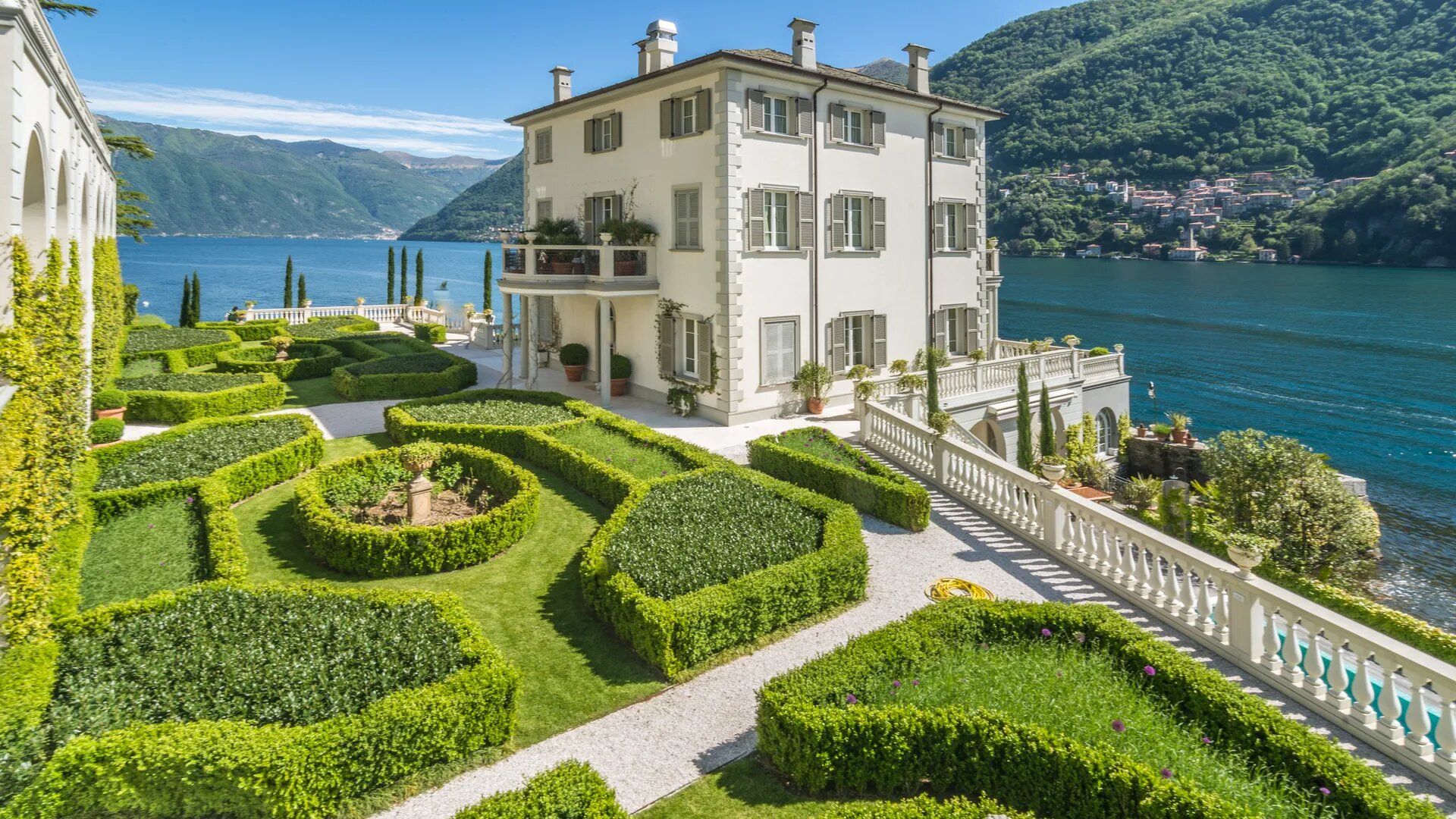 Así es la espectacular mansión que vende George Clooney por 100 millones de euros en el Lago di Como