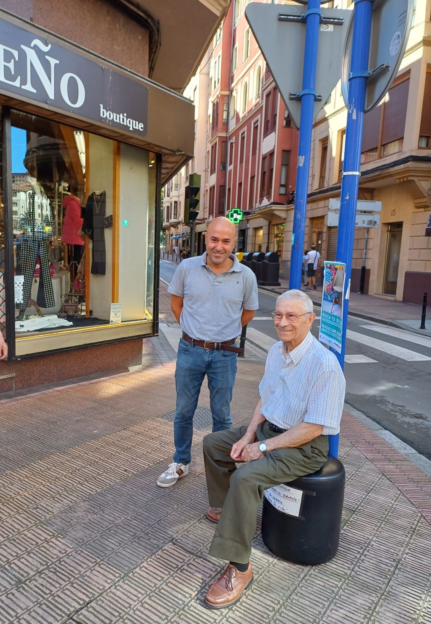 'Busca tu silla' en Barakaldo: el comercio local, más cerca de los mayores