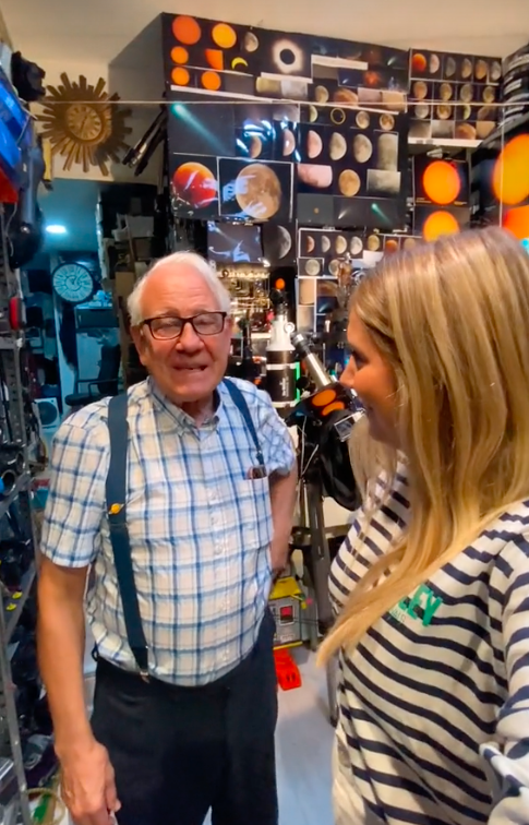 Las redes llenan de gente la tienda de un hombre a punto de jubilarse: "No quedan negocios así". Foto: TikTok