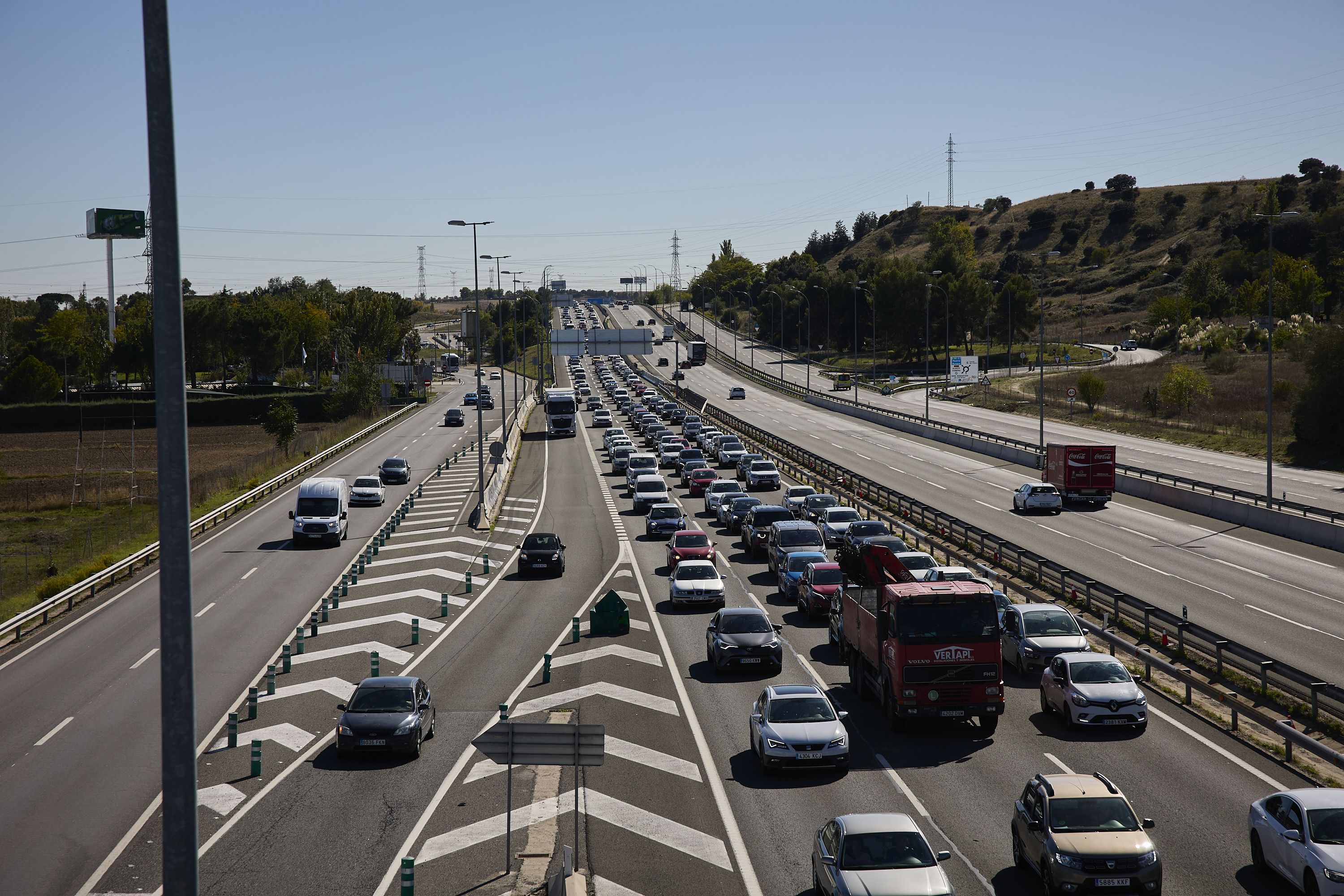 La DGT avisa: las peores horas para viajar en el puente del Pilar