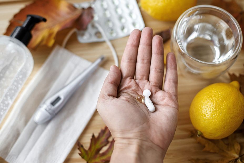 Vitaminas y suplementos para evitar catarros: ¿realmente sirven?