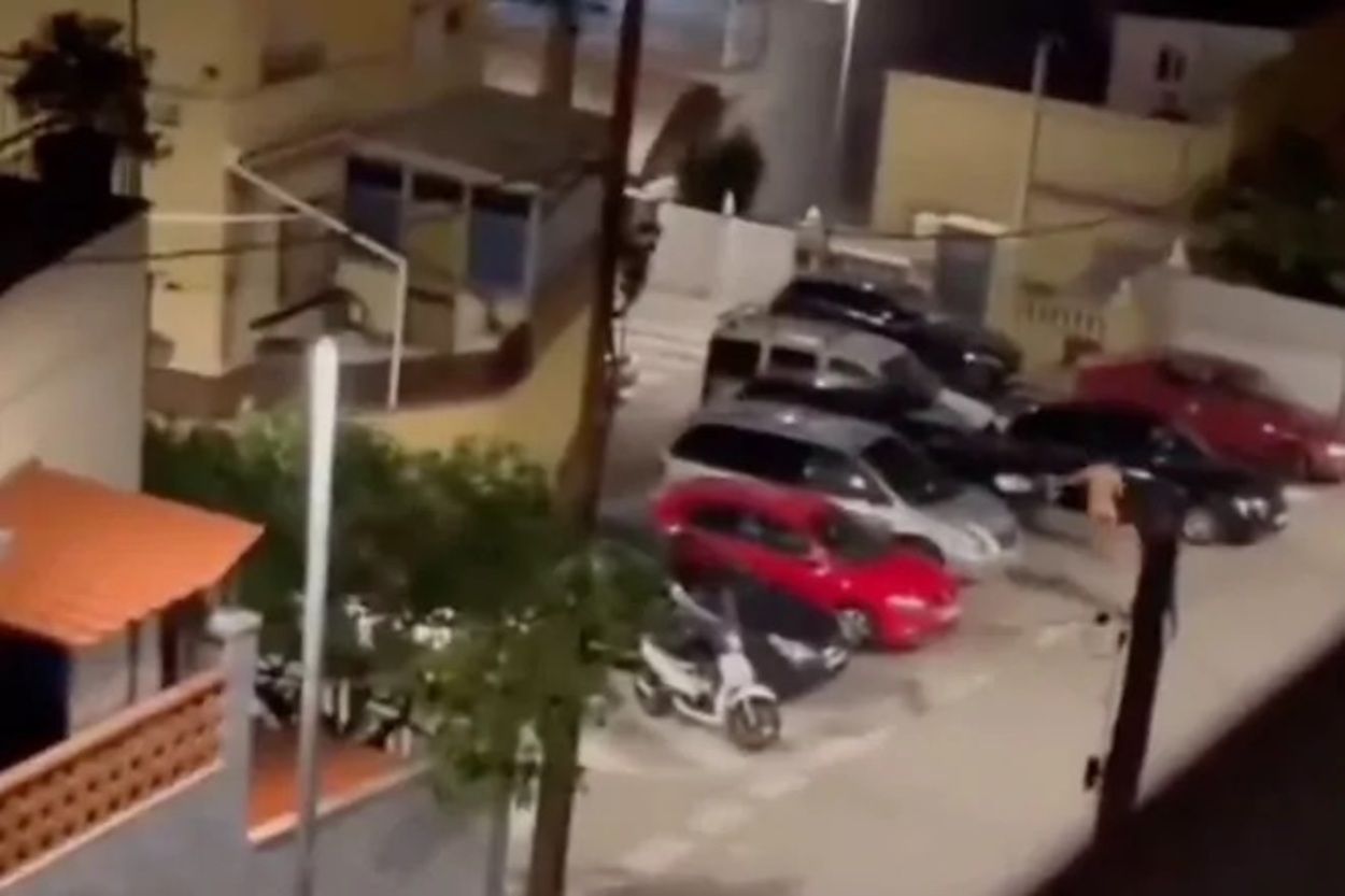VÍDEO: Un hombre persigue al amante de su mujer con un cuchillo por las calles de Castelldefels