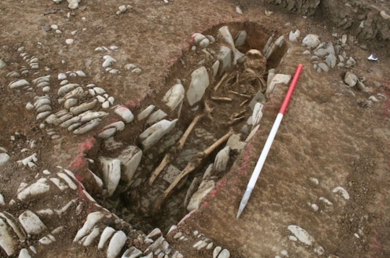 Encuentran evidencias de banquetes en los restos de un cementerio medieval en Gales