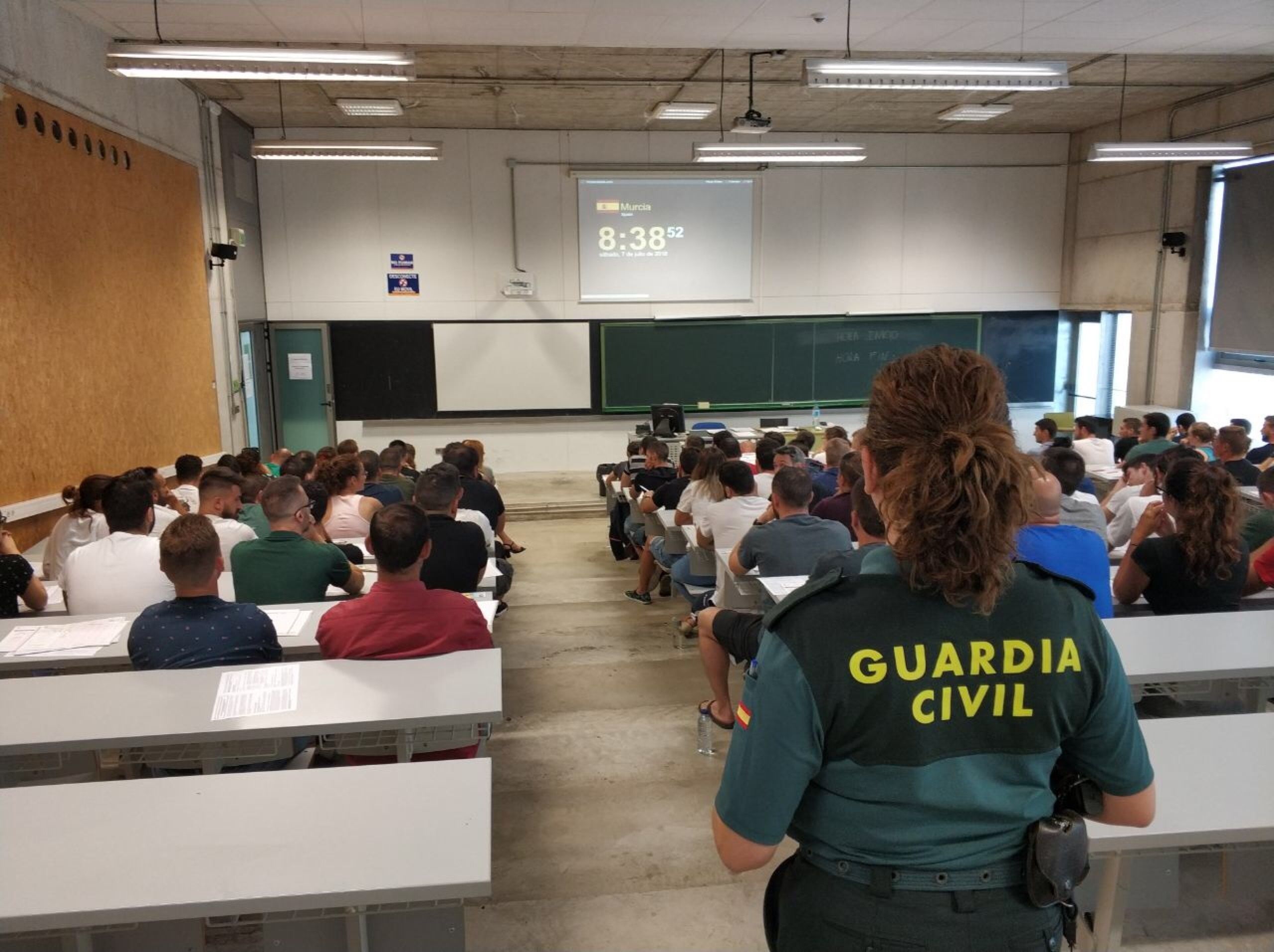 ¿'Chabola' o 'chavola'?: la polémica ortográfica en las oposiciones a Guardia Civil