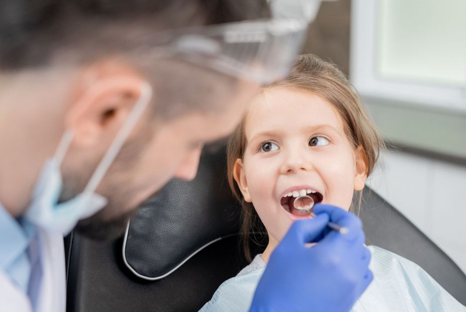 Este es el tiempo mínimo que debe durar el cepillado de dientes para que sea efectivo (Bigstock)