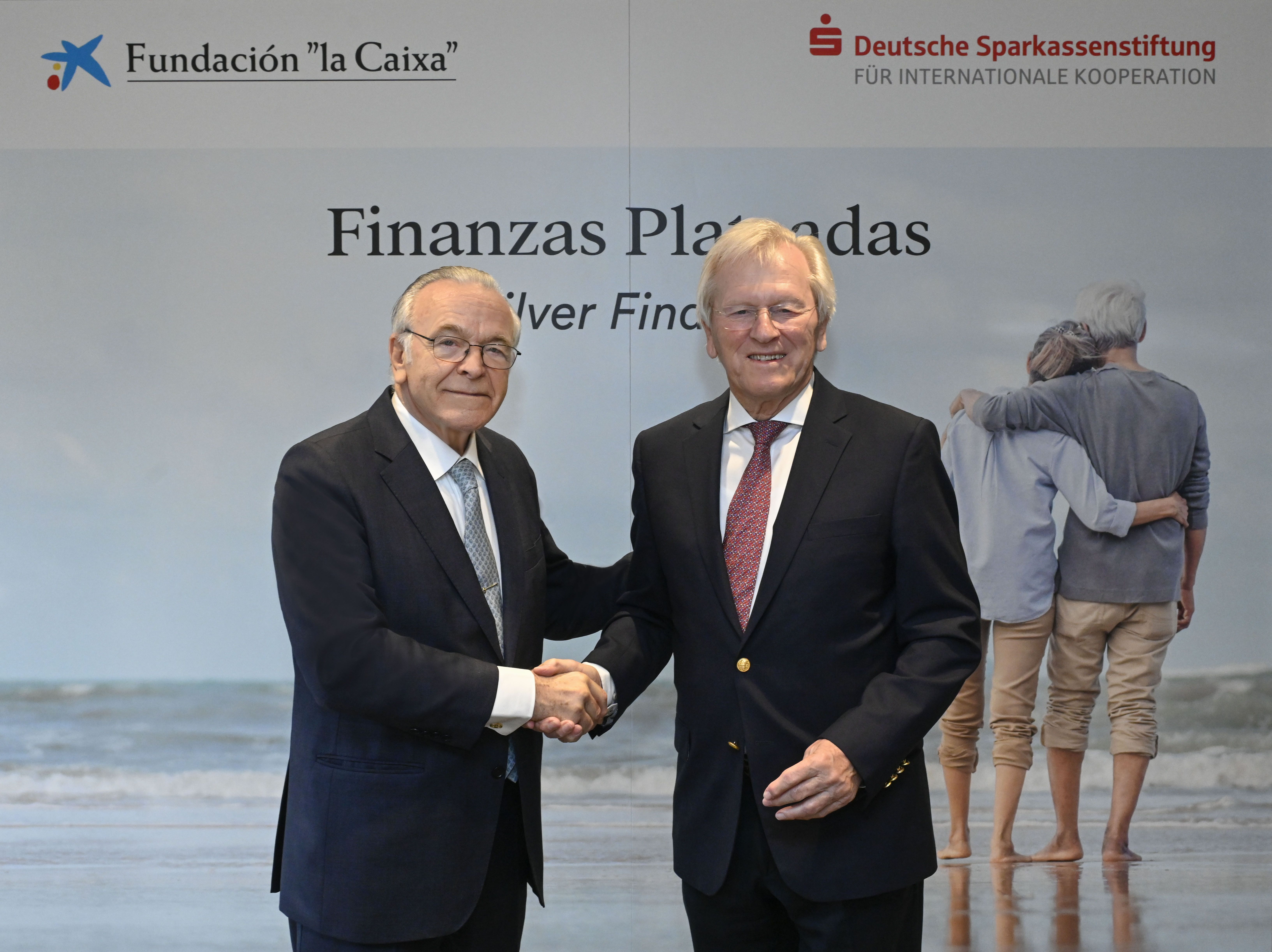 Fundación "la Caixa" y cajas alemanas impulsan la inclusión financiera de mayores en Latinoamérica