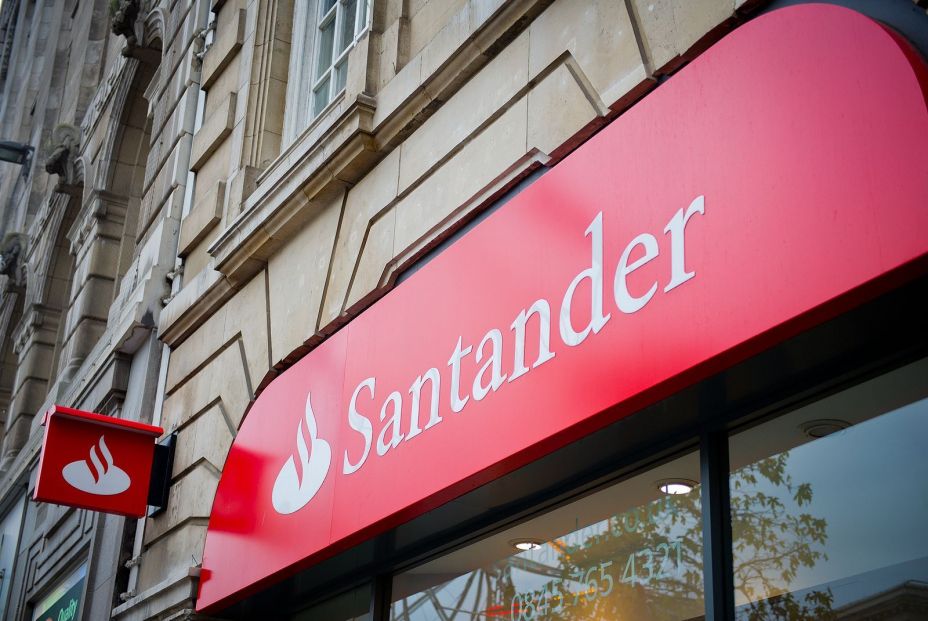 Banco Santander, elegida por los consumidores como la peor empresa del año 2024