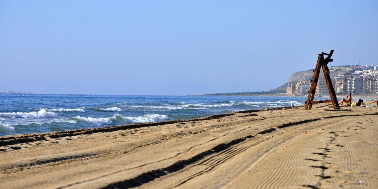 Las 5 mejores playas para sénior en Alicante (Alicante Turismo)