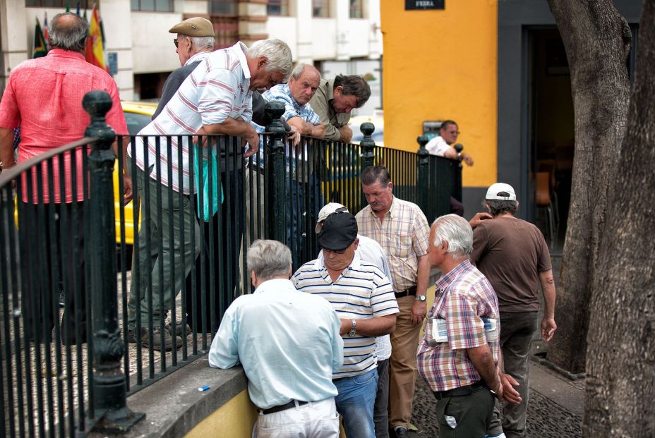 Al pasado nos referimos porque en el presente casi no existimos