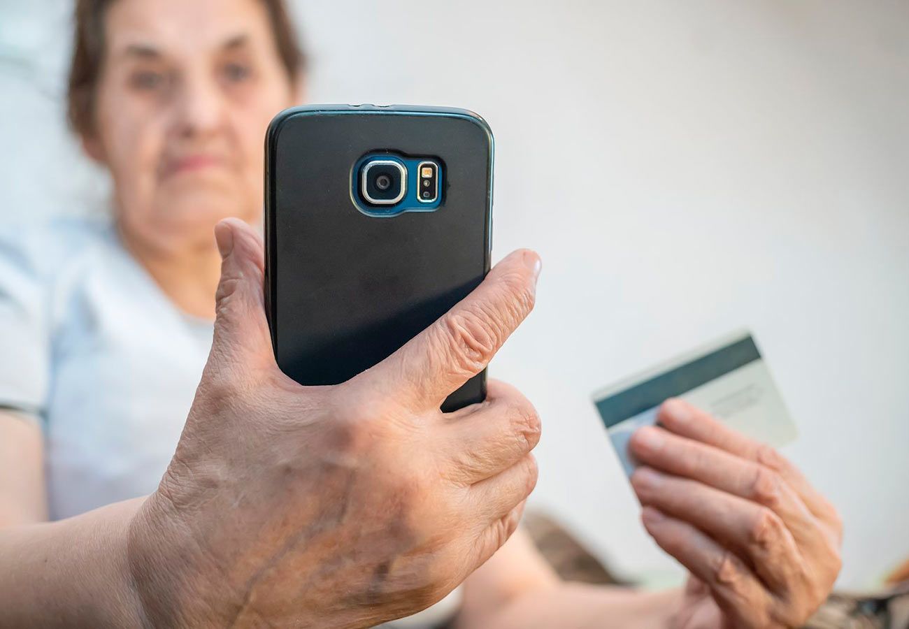 Asufin valora la encuesta sobre banca de 65YMÁS: “La digitalización de los mayores ha sido forzosa”. Foto:  bigstock