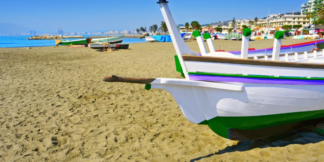 Las 5 mejores playas para sénior en Málaga (Turismo y Planificación Costa del Sol)