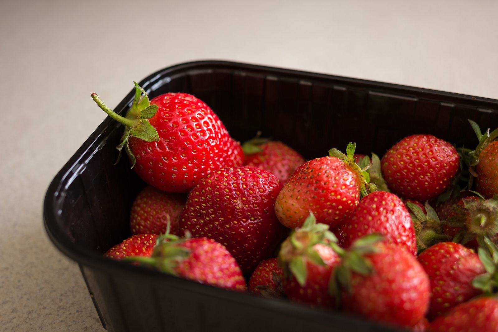 La desinformacion sobre problemas fitosanitarios de frutas perjudica al consumidor y al mercado