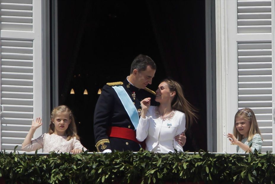 La fiesta de los 10 años de Felipe VI: condecoraciones, almuerzo en el Palacio Real, música...