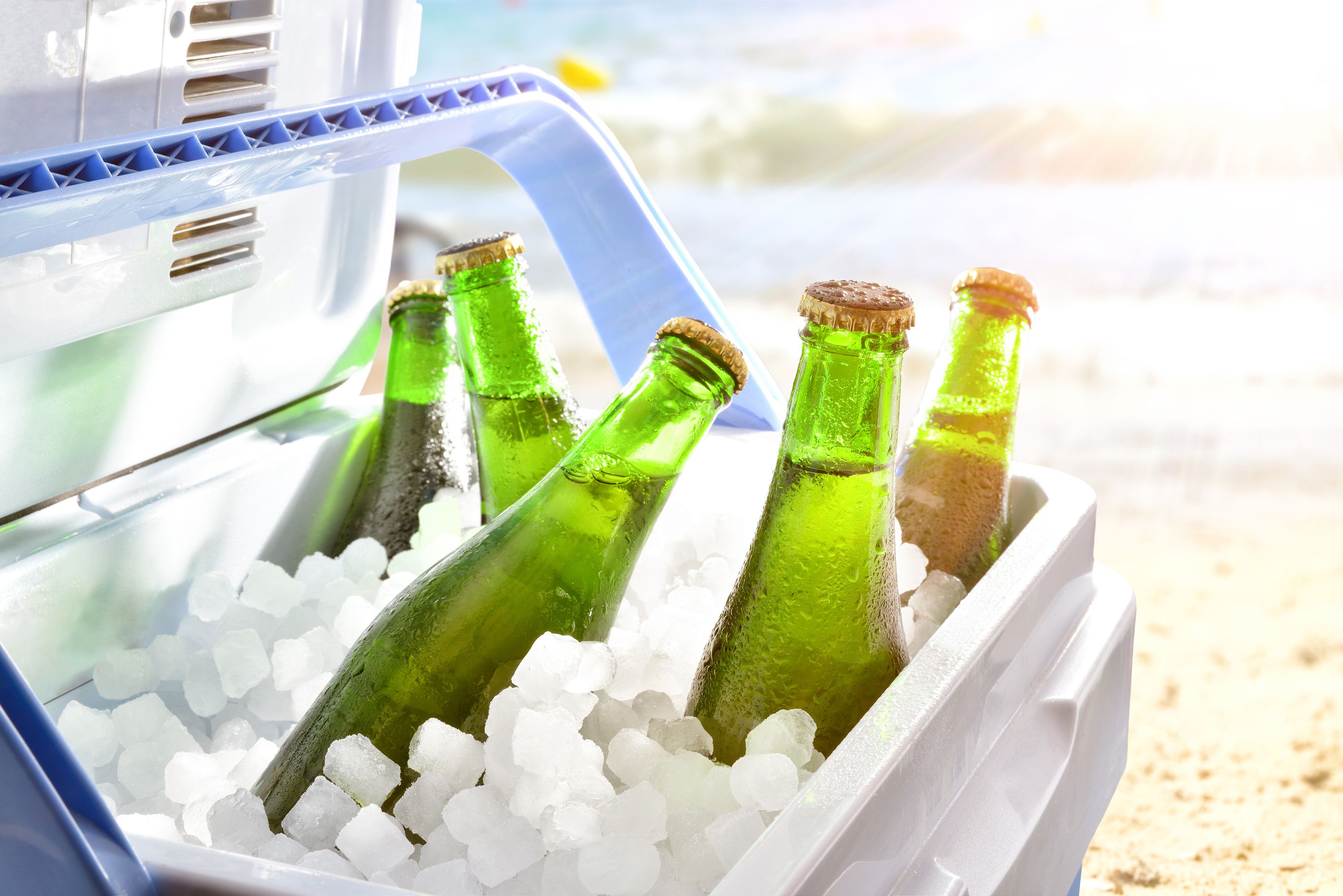 El desconocido ingrediente que hará que tus bebidas se enfríen más rápido este verano, bigstock 