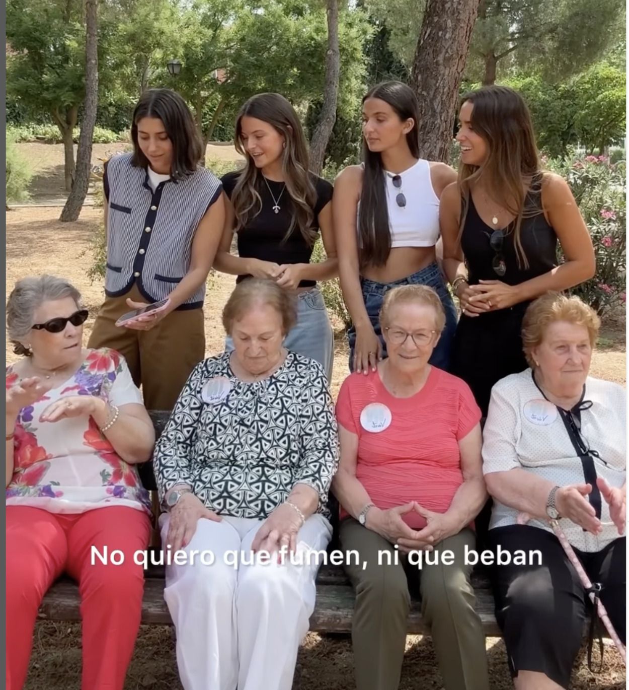 Las 'real influencers' de Adopta un Abuelo imitan a María Pombo: "Pensamos muy parecido"