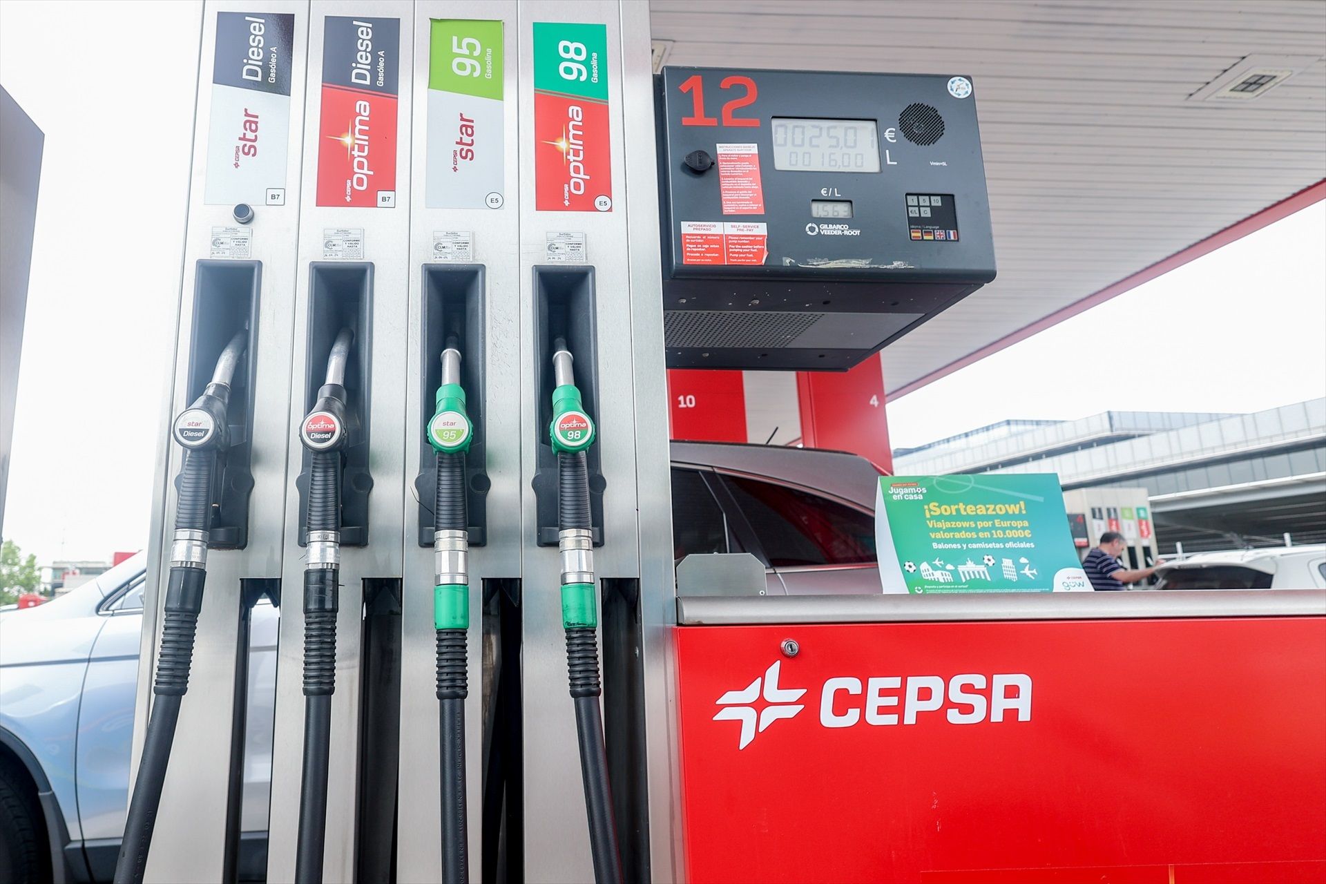 Las cadenas de gasolineras más baratas, según la OCU (Europa Press)