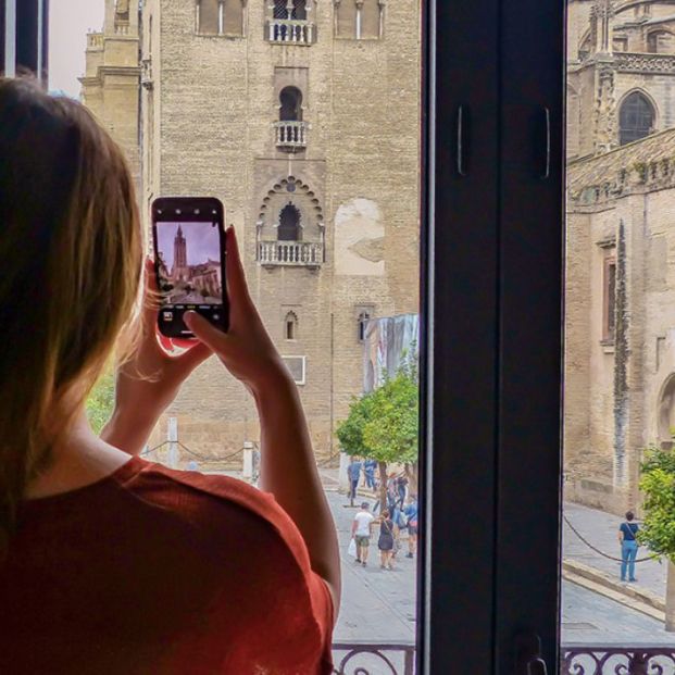 Vistas a la Giralda desde una habitación del Hotel EME Catedral