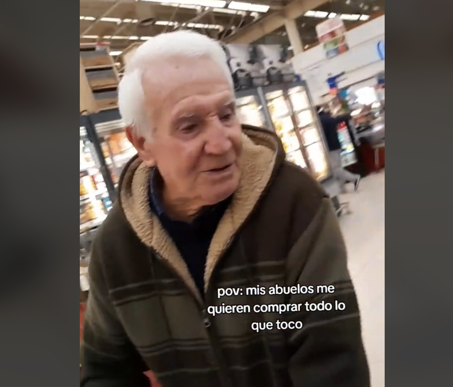 VÍDEO: Una joven pone a prueba a sus abuelos en el supermercado y el resultado es viral