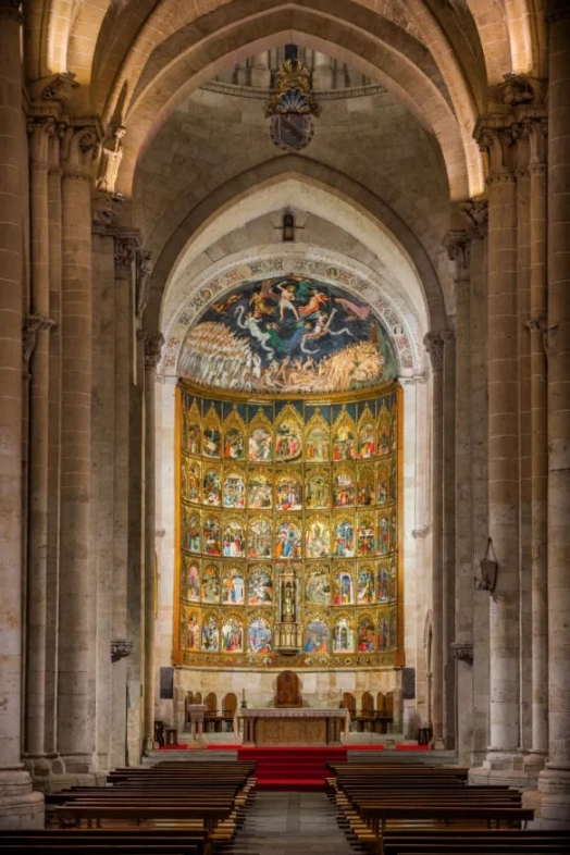 Museos gratis o con entrada reducida para personas mayores de 65 años en Salamanca Catedral Vieja de Salamanca. 