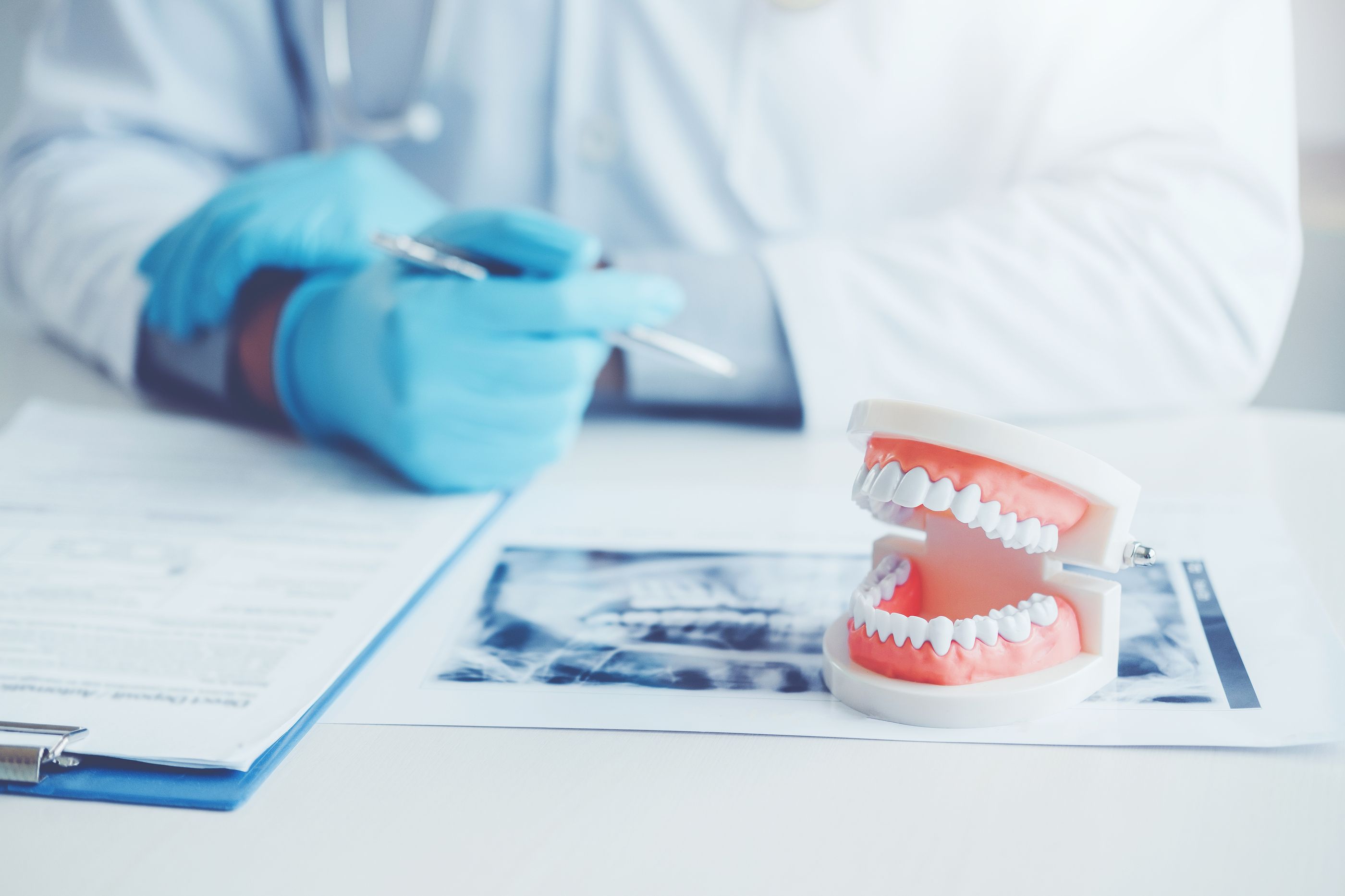 ¿Dentista gratis? PMP celebra la posible incorporación de la salud bucodental para mayores en 2025