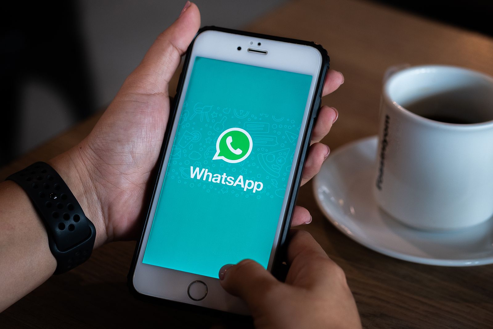 WhatsApp transcribirá automáticamente las notas de voz