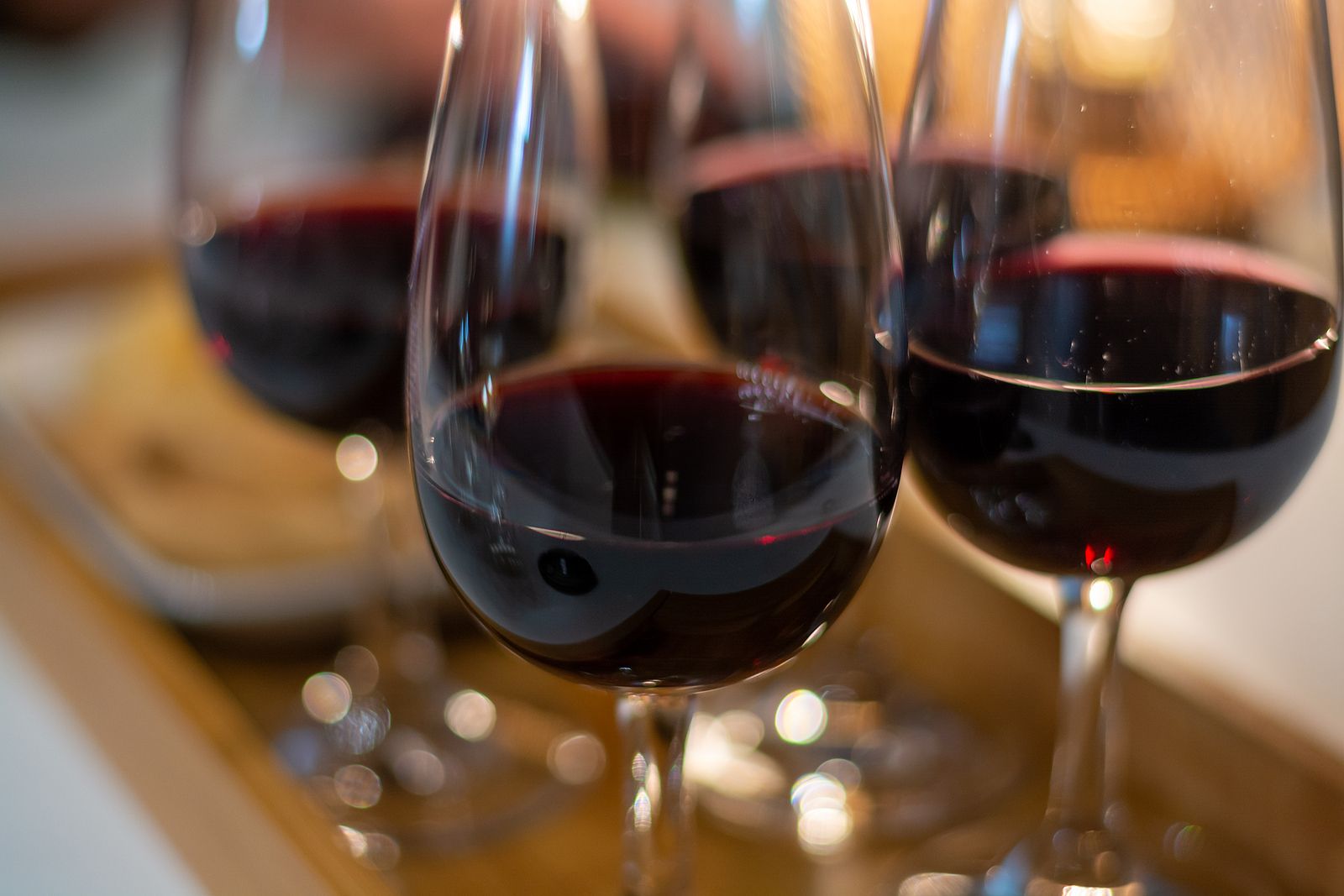 La Guía Peñín otorga la máxima puntuación a estos 8 vinos españoles