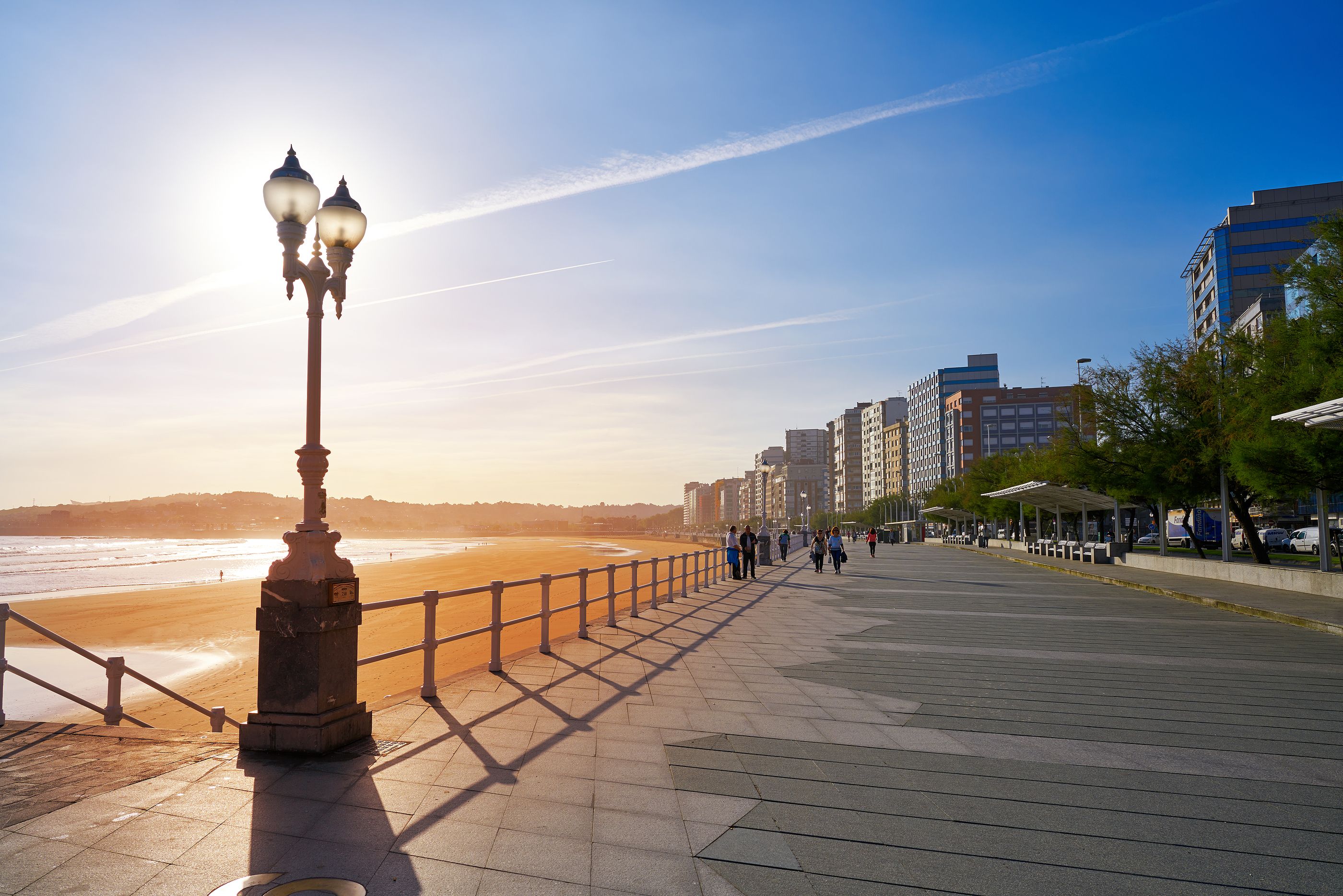 Actividades gratuitas para personas mayores en Asturias (Bigstock)