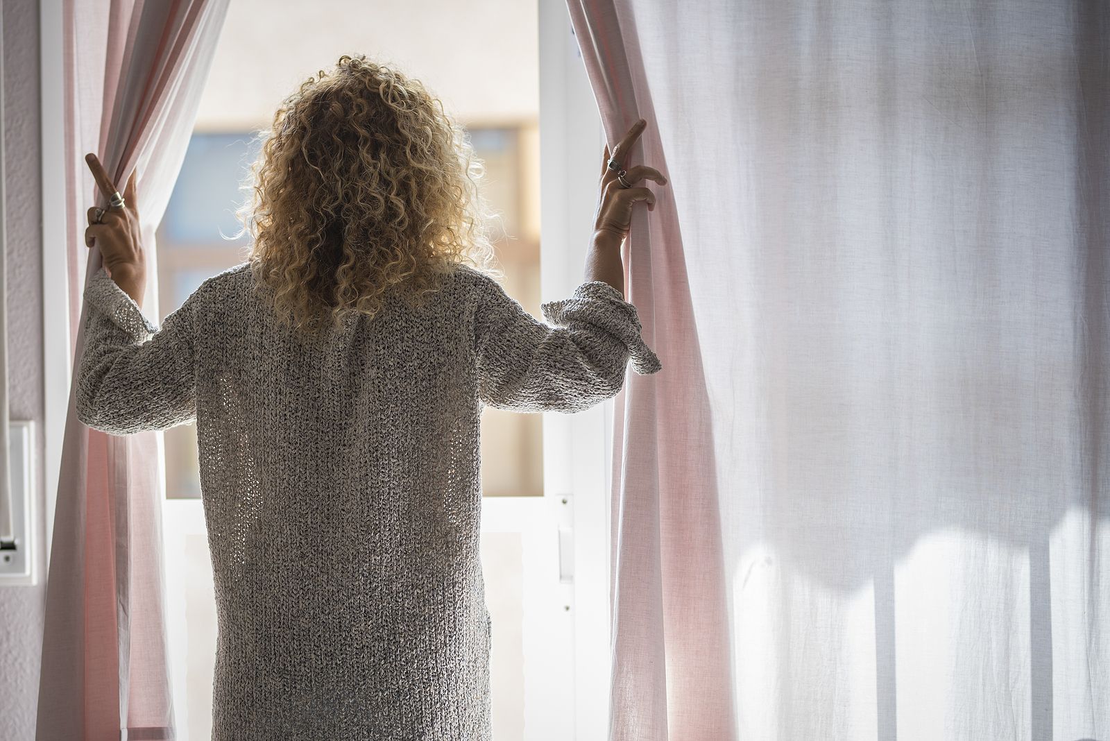 Con estos trucos podrás bajar la temperatura de tu casa sin aire acondicionado