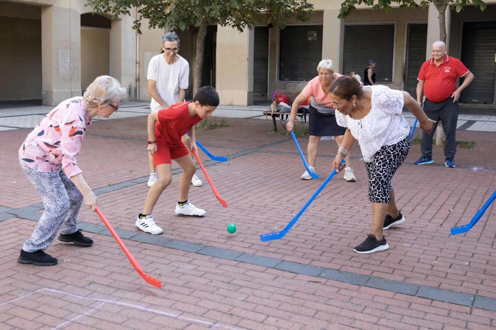 Pamplona acoge las primeras olimpiadas intergeneracionales dentro del programa 'En verano muévete'