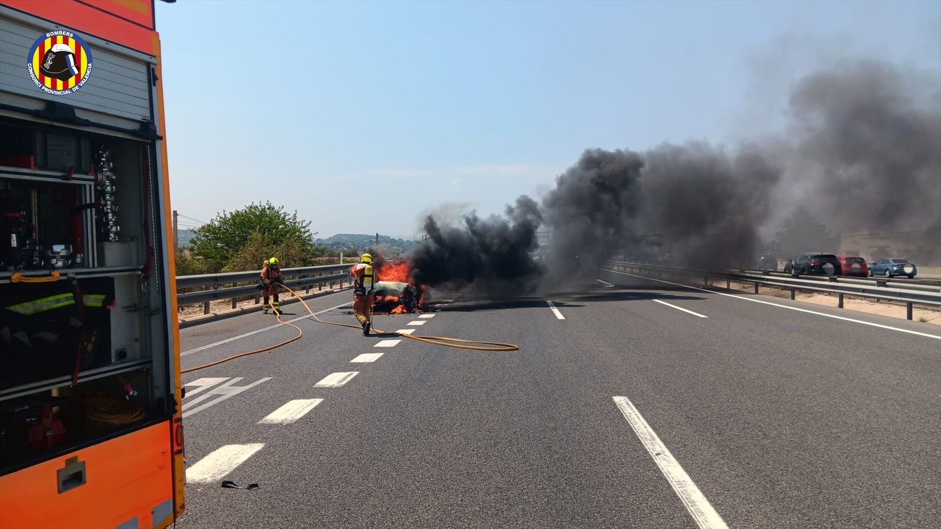 Así debemos actuar si un incendio nos pilla conduciendo